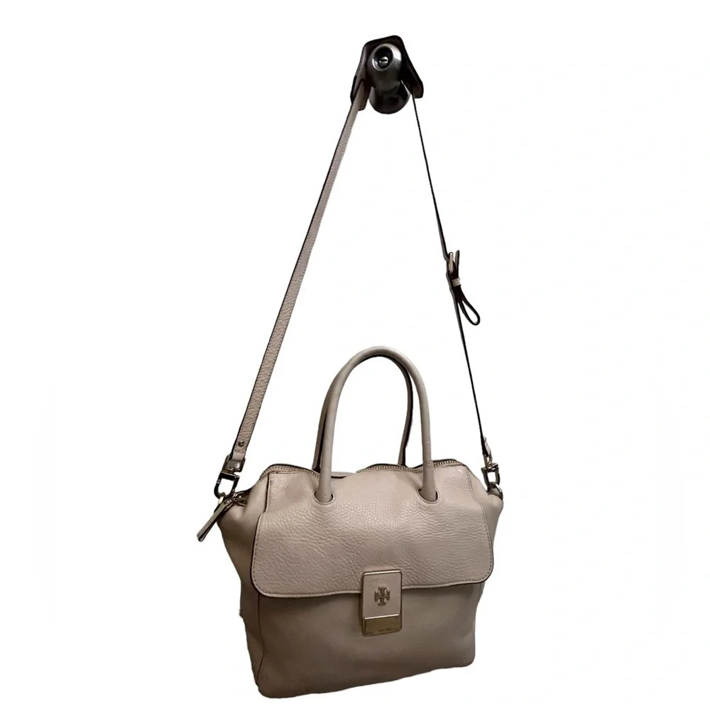 Tory Burch Clara Leather Satchel $495 Light, Pink size, medium Crossbody bag, ￼